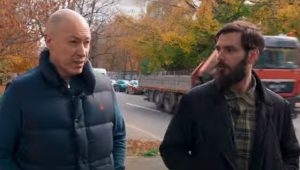 …Начальник штаба Азова Кротевич и Гордон под взрывами гуляют по Киеву.  Видео