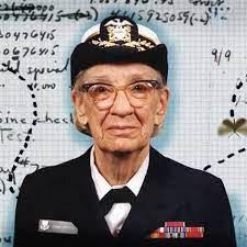 Чем знаменита контр-адмирал Грейс Хоппер?