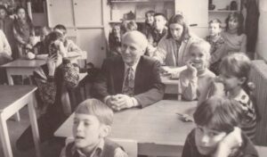 Вот так нужно учить детей не опаздывать