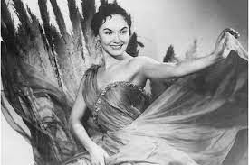 ПРЕКРАСНАЯ ЛОЖЬ (1958) фильм. Музыкальная комедия с Лолитой Торрес  Видео