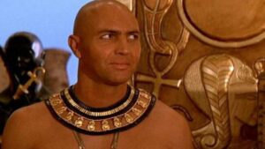 Кастрация и фекалии: как в разные времена пытались лечить облысение