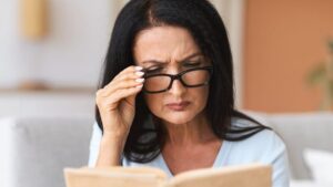 Янгун: оздоровительные акупрессурные упражнения для уставших глаз