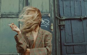 «Я люблю девушек, которые гуляют одни…»