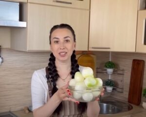 Даже не думала, что ЛУК можно приготовить так ВКУСНО!За уши не оттащишь!Блюдо практически из ничего!  Видео