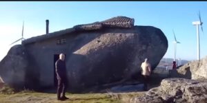 В Это Невозможно Поверить, Но в Этих Домах Живут Люди  Видео