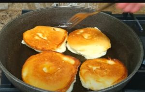 За 5 минут Яблочное Чудо к Чаю! Вкусный и Простой Рецепт! Яблочные Оладьи!  Видео