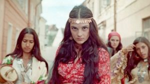 Почему, в фильме «Табор уходит в небо», настоящие цыганки отказались сниматься в роли Рады