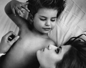 Нет, сыночек, тебя цыгане не украдут. И дядя полицейский не заберет…