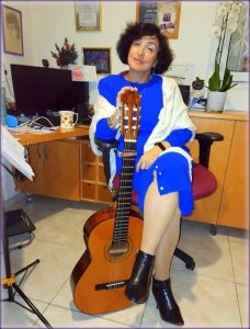 "Мама, зачем ты приехала сюда, чтобы спать на матрасе, который кто-то выкинул?"