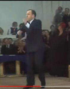 Танцуют Михаил Ульянов и Юрий Яковлев. Вахтанговцы поздравляют Игоря Моисеева (1976)  Видео