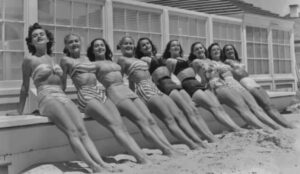 Эволюция купальника