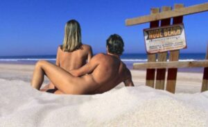7 лет тюрьмы или огромные штрафы. В каких странах запрещено заниматься любовью на пляже