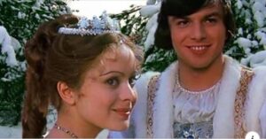 Самая лучшая и добрая сказка моего детства — «Три орешка для Золушки»! Кто помнит?