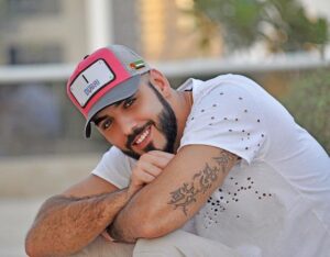 Только взгляните, как выглядит жена самого красивого араба в мире