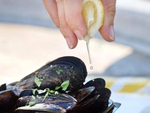 Моллюск — помощник в интиме? В чем польза мидий для мужчин?