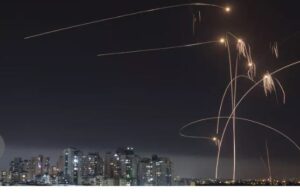 Что представляет собой ПВО Израиля? И почему она так эффективна?