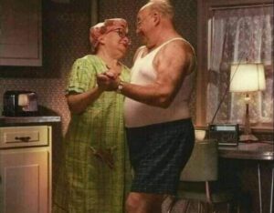 Мой дедушка – ужасный человек. Обманщик, предатель, и совсем не любит бабушку