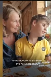 ТЫСЯЧИ ЛЮДЕЙ СПРАШИВАЮТ ЕГО О БУДУЩЕМ. То, что Саша говорил, вдруг начало сбываться. Мальчик-Ванга?  Видео