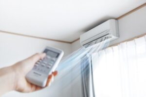 Опасная прохлада. Чем можно заболеть дома от кондиционера и вентилятора?