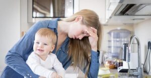 — Я уже привыкла к тому, что мы — не семья. Но муж не хочет разводиться, ему и так нормально