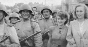 Что на САМОМ ДЕЛЕ делали с НЕМКАМИ после взятия Берлина  Видео