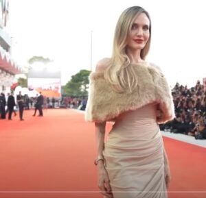 ДЖОЛИ и ПИТТ показали НОВЫХ возлюбленных. Венецианский кинофестиваль: у кого фурор, а у кого провал!  Видео