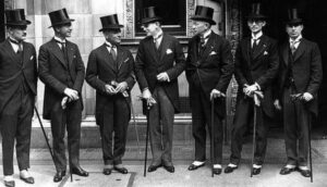 «Многие женщины, увидев этот странный предмет, теряли сознание…»: из истории цилиндра