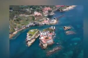 Загадку необитаемого острова Гайола никто не может разгадать… 100-лет люди боятся его посещать…  Видео