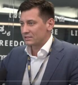 «Объединение оппозиции невозможно – все разошлись по командам». — Дмитрий Гудков  Видео