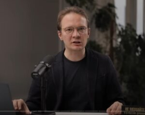 Срок педиатру, эротика Симоньян, облавы на призывников, танки Мосфильма на фронте / Ужасные новости  Видео