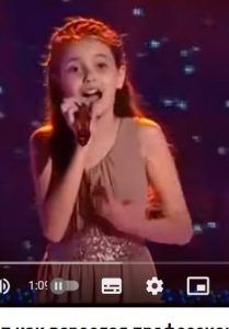 Девчонка поет как взрослая профессиональная певица!  Видео