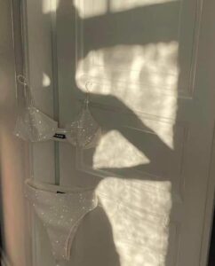 Н. Кочелаева —  Купальник