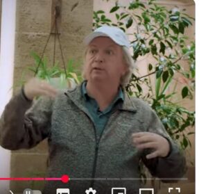 Израиль  Настоящий Джеймс Бонд и переезд из США в Израиль со своим домом / Прогулки с Борисом Брестовицким  Видео