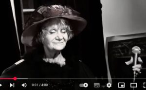 Старушка не спеша дорогу перешла — Л. Петрушевская 2010  Видео