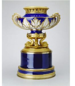 Королевское собрание Северского фарфора (SEVRES PORCELAIN VASE) |Королевская коллекция Великобритании