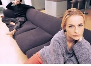 Женщине показалось, что ее муж ведет себя как-то странно. Настоящая причина его холодности заставит вас улыбнуться!