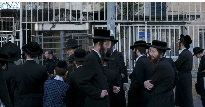 Израиль  Крупнейший торговый центр отвечает на угрозы харедим: «Не угрожайте, а лучше идите защищать Израиль»