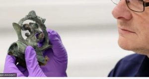 «Такое случается раз в жизни». Британские археологи обнаружили огромный клад, проливающий свет на богатство английских элит железного века