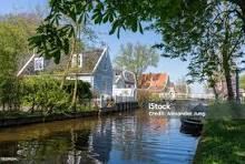 Двое и праведная деревня