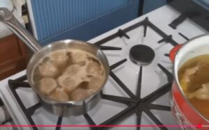 Кнейдлах из мацовой муки к бульону на Песах  Видео