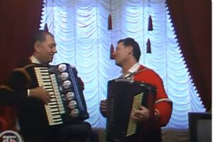 Георгий Мовсесян и Валерий Ковтун. Попурри на темы популярных советских песен  Видео