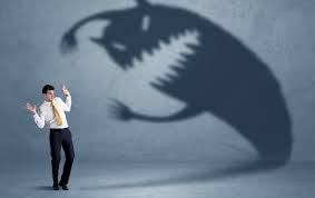 Откуда у людей страх жить хорошо?