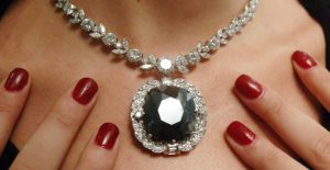 Камни судьбы: три знаменитых истории проклятых бриллиантов