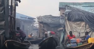 В Это Невозможно Поверить, но в Этих Домах Живут Люди  Видео