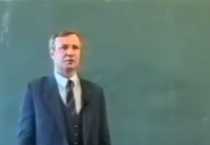 Почему думать своей головой труднее всего?  Видео