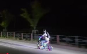 Все хотят этот японский СКУТЕР за 1500 долларов, и вот почему!  Видео