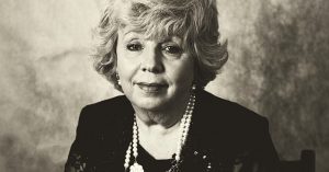 Ироничное и оптимистичное стихотворение Ларисы Рубальской «Годы идут, годы движутся»