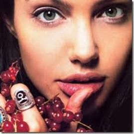 Анжелина Джоли — девушка без тормозов