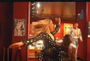 МУЛЕН РУЖ больше чем кабаре  Видео