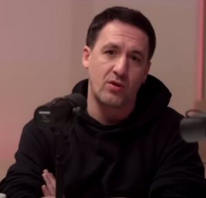 Артур Смольянинов: «Почему мы были равнодушны к своей стране?» / интервью с Кириллом Мартыновым  Видео